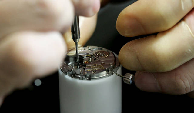 Grand Seiko グランドセイコー｜10振動モデルキャリバー「9S85」の組立て。