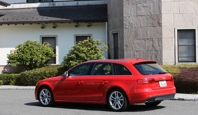 <b>Audi S4｜アウディ S4</b>