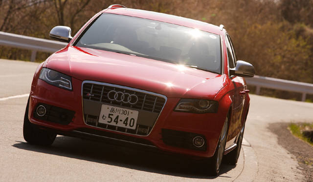 <b>Audi S4｜アウディ S4</b>