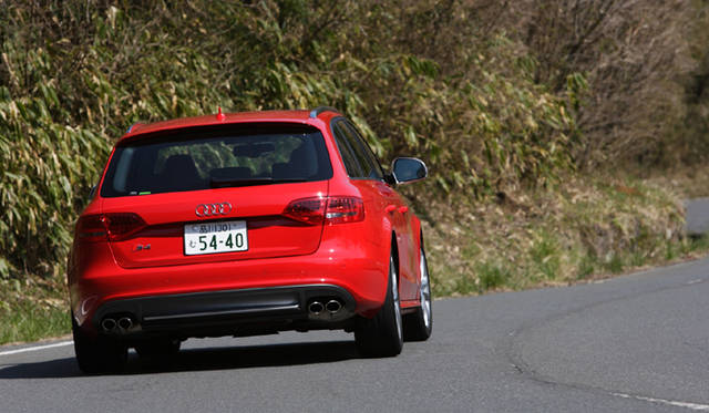 <b>Audi S4｜アウディ S4</b>