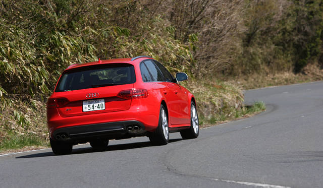 <b>Audi S4｜アウディ S4</b>