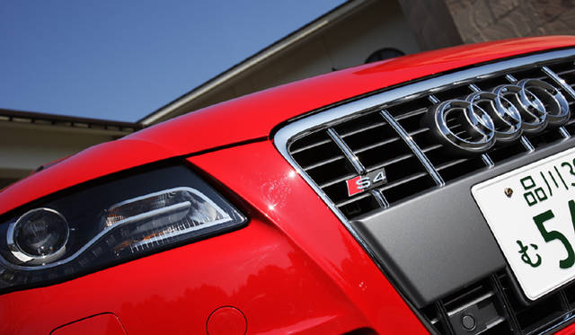 <b>Audi S4｜アウディ S4</b>