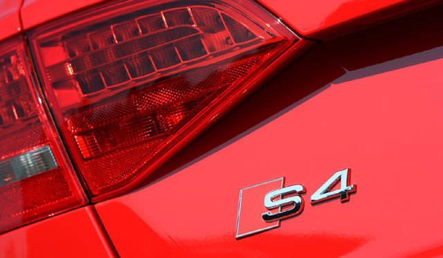 <b>Audi S4｜アウディ S4</b>