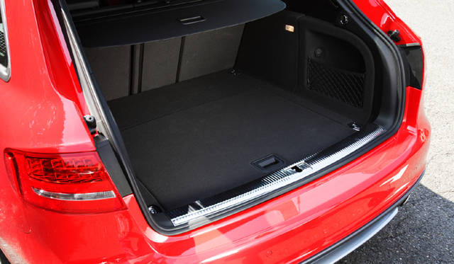 <b>Audi S4｜アウディ S4</b>