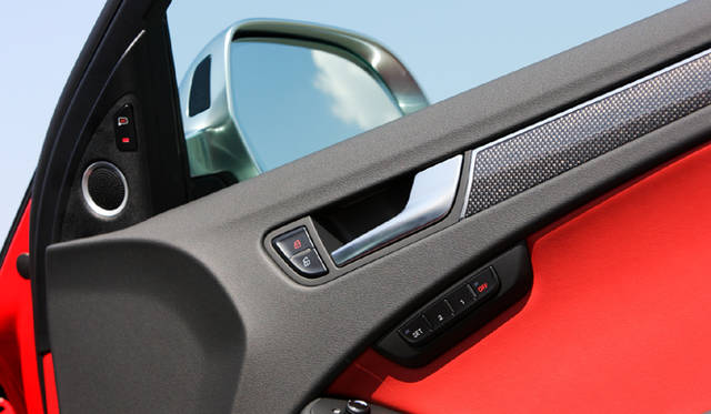 <b>Audi S4｜アウディ S4</b>