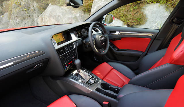 <b>Audi S4｜アウディ S4</b>