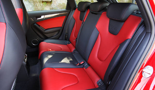 <b>Audi S4｜アウディ S4</b>