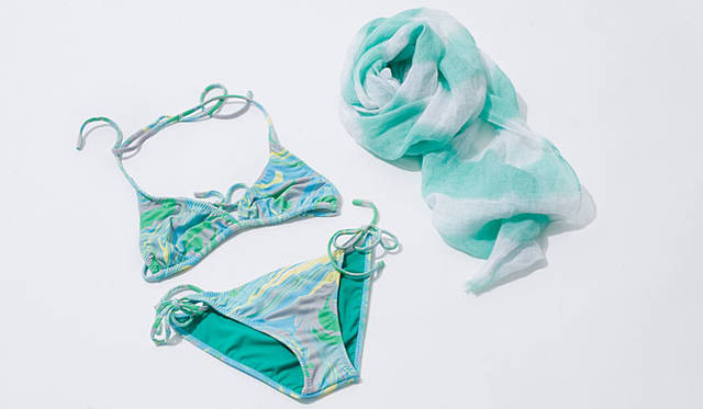 <b>BEAUTY＆YOUTH UNITED ARROWS｜ビューティ＆ユース ユナイテッドアローズ</b>　「Lepidos」 ブラトップ8925円、ショーツ6825円、ストール9450円（Lepidos）