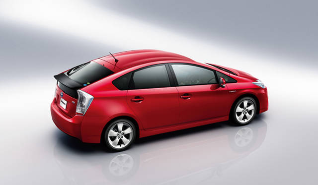 <b>TOYOTA PRIUS｜トヨタ・プリウス</b>
