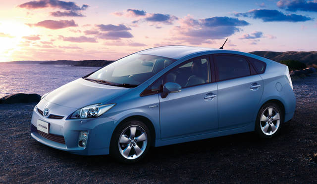 <b>TOYOTA PRIUS｜トヨタ・プリウス</b>