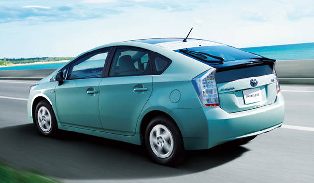 <b>TOYOTA PRIUS｜トヨタ・プリウス</b>