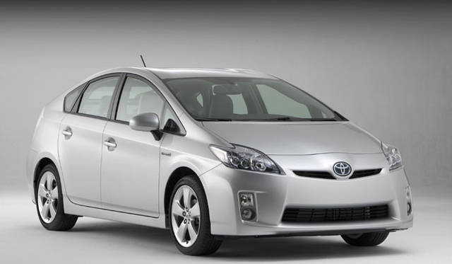 <b>TOYOTA PRIUS｜トヨタ・プリウス</b>