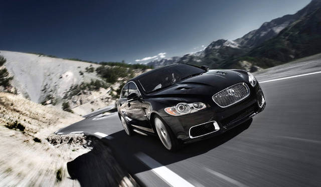<b>JAGUAR NEW XF SERIES｜ジャガーニューXFシリーズ</b>