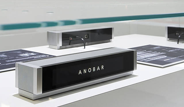 電光掲示板型ネットガジェット「ANOBAR」（ミラノサローネ）