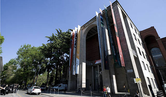 電光掲示板型ネットガジェット「ANOBAR」（ミラノサローネ）