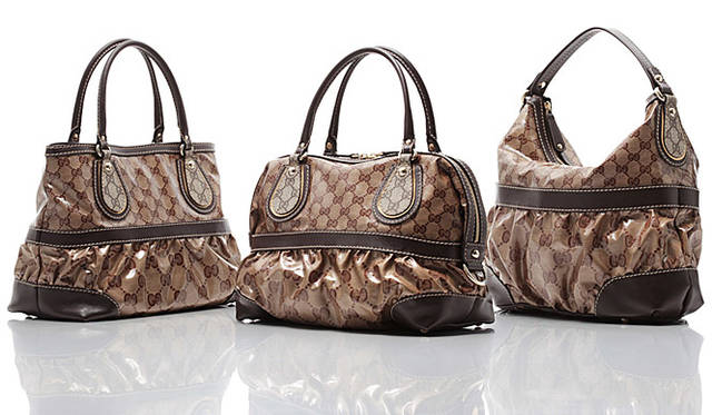 <strong>GUCCI｜グッチ</strong>　左から：クリスタルMix トート 9万9750円、クリスタルMix ボストン 12万2850円、クリスタルMix　ショルダー 9万6600円