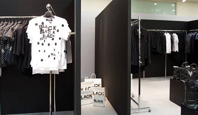 伊勢丹新宿店本店2階＝ザ・ステージ＃2「ブラック・コム デ ギャルソン」