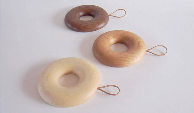 「Bagel Trivet」。ベーグルみたいな、焦げたらおいしそうになる鍋敷き