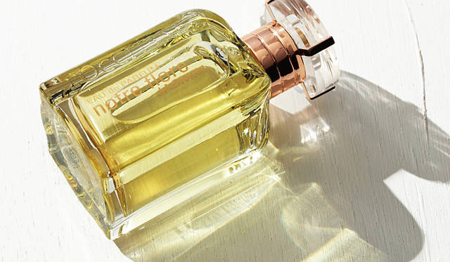 ／HEAD |ベルガモット、アイビーリーブス／HEART|ジャスミン、オレンジブロッサム、スズラン／BASE |シダー、アンバー／容量｜75ml／価格｜7875円(数量限定発売)／ロクシタン ジャポン カスタマーサービスTel. 03-3234-6940