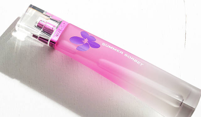 ／香調｜フローラル・アロマティック／容量｜75ml(オーデトワレ ナチュラルスプレイ)／価格｜8400円(数量限定発売)／パルファム ジバンシイTel. 03-3264-3941