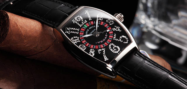 　自動巻き　WGケース×ダイヤモンド　クロコダイルストラップ　ケース径45×32mm　399万円