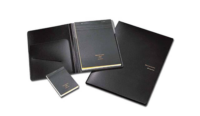 デザイン部門：マルマン「ニーモシネ ノートパッド ホルダー付A5」正寸設計。コピーが移りにくい本文印刷、切り取り便利なミシン目付きノート 