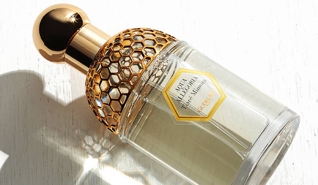 ／香調｜サニーフローラル／TOP NOTE |　シトラス、レッドベリー／MIDDLE　NOTE｜ミモザ、ティアレフラワー／BASE NOTE ｜バニラ、ベチバー／容量｜75ml／価格｜6825円／ゲランお客様窓口　0120-140-677