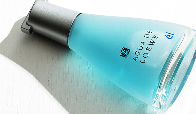 ／香調｜アクアティック フレッシュ／TOP NOTE ｜ジャパニーズ ユズ、ベルガモット、クレメンタイン、ピンクグレープフルーツ／HEART NOTE｜ブラジリアン パイナップル、スプリングウォーター、グリーンアップル、カシス／BASE NOTE ｜マイソール サンダルウッド、アトラス シダー、オークムスク、ムスク／容量｜50ml／価格｜8400円（数量限定発売）／ブルーベル・ジャパン　香水・化粧品事業本部Tel. 03-5413-1070