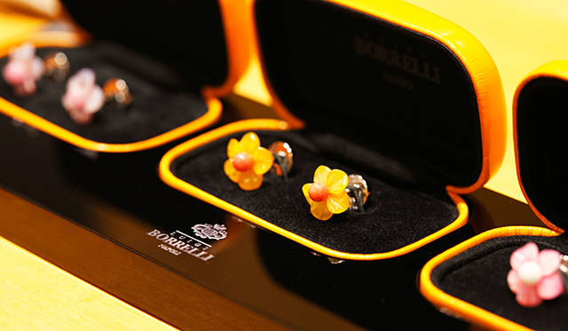 LUIGI BORRELLI ｜「ルイジ ボレッリ 六本木ヒルズ店」 カフリンクス各5万1450円～