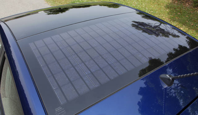 <b>TOYOTA PRIUS｜トヨタ・プリウス</b>