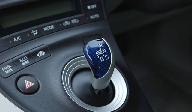 <b>TOYOTA PRIUS｜トヨタ・プリウス</b>