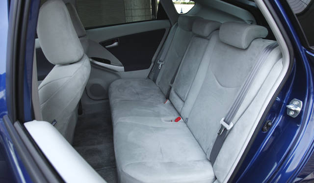 <b>TOYOTA PRIUS｜トヨタ・プリウス</b>