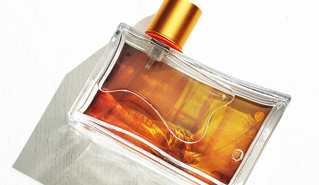 ／香調｜フルーティー フローラル／TOP NOTE｜グレープフルーツ、パッションフルーツ／MIDDLE　NOTE｜ジャスミン、マキシラリア／BASE NOTES｜バニラ容量｜50ml／価格｜6500円（数量限定3000個)／LVMHコスメティックス　ケンゾーパルファム事業部Tel. 03-3263-9322