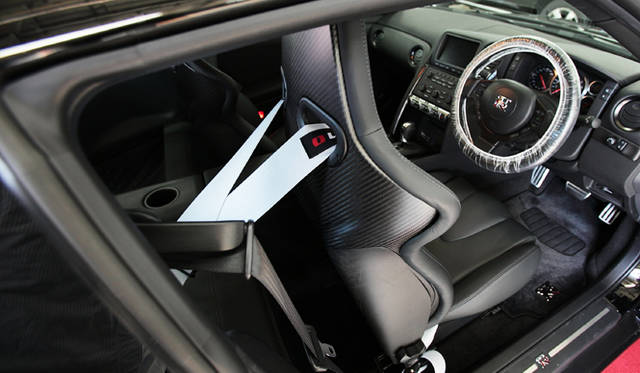 　装着が完了。作業時間は半日ほどとなる。