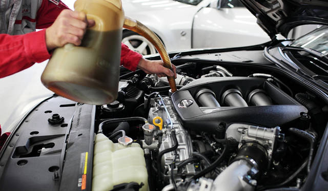 　油脂類は基準車といわれる標準のGT-Rとおなじ。