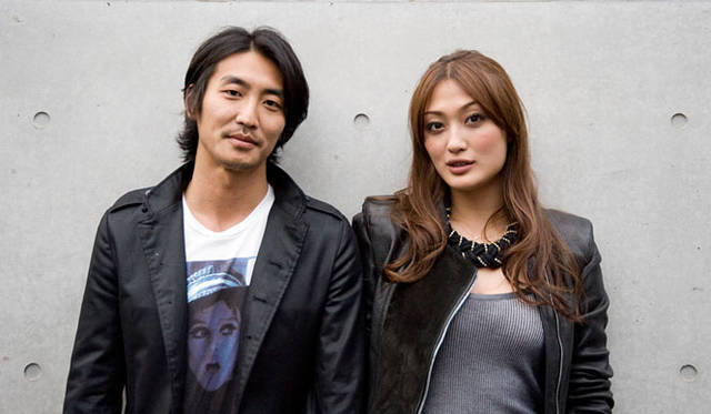 スタイリングを担当した野村昌司さんとAKEMIさん