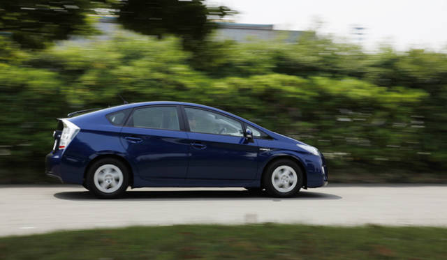 <b>TOYOTA PRIUS｜トヨタ・プリウス</b>