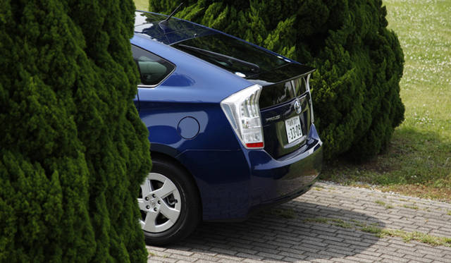 <b>TOYOTA PRIUS｜トヨタ・プリウス</b>