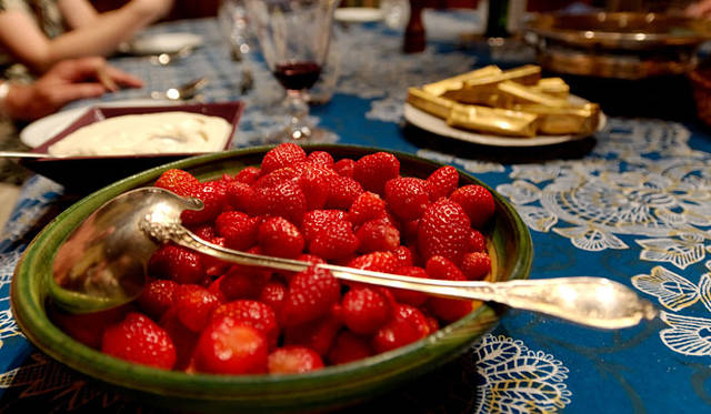 ジルのお母さまが摘んできたばかりのみずみずしいいちご