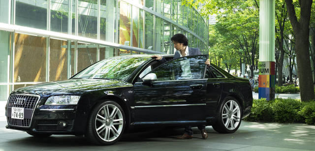 Audi S8｜アウディ S8 × 東儀秀樹