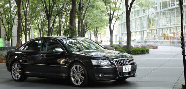 Audi S8｜アウディ S8 × 東儀秀樹