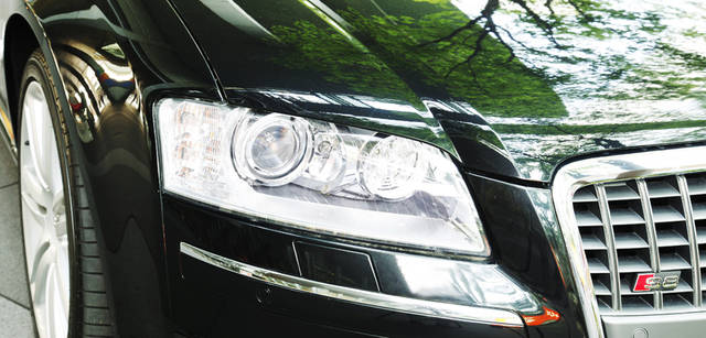 Audi S8｜アウディ S8 × 東儀秀樹