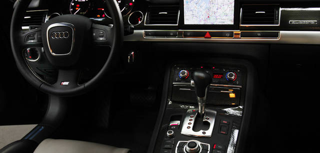 Audi S8｜アウディ S8 × 東儀秀樹