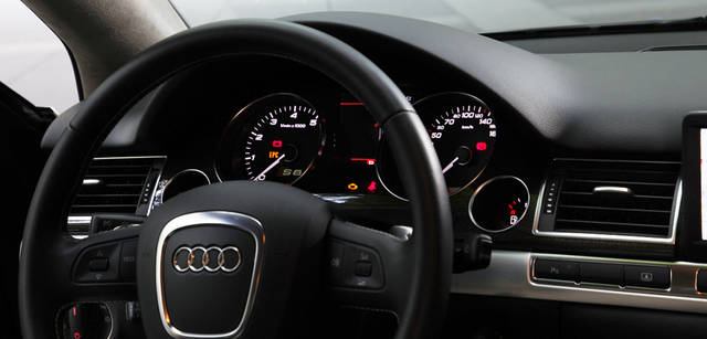 Audi S8｜アウディ S8 × 東儀秀樹