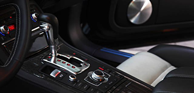 Audi S8｜アウディ S8 × 東儀秀樹