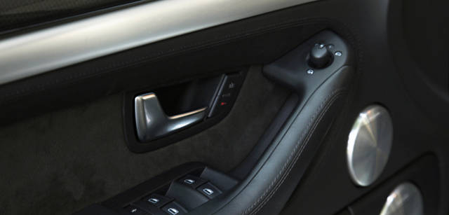 Audi S8｜アウディ S8 × 東儀秀樹