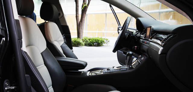 Audi S8｜アウディ S8 × 東儀秀樹