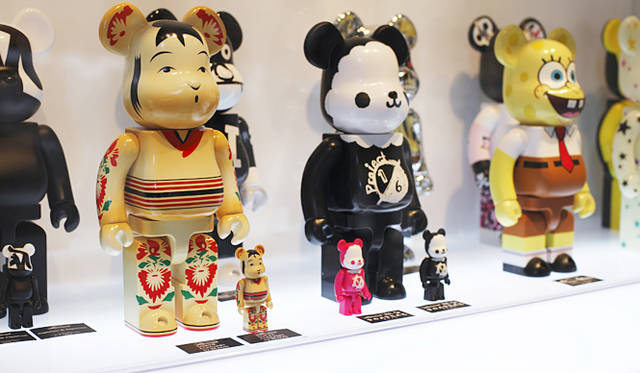 左｜Beams CULTuART KOKEBRICK 100% / 400% BE@RBRICK<br>中｜BE@RBRICK 1/6計画 ボアベア 100% / 400%<br>右｜BE@RBRICK spongebob squarepants 400%