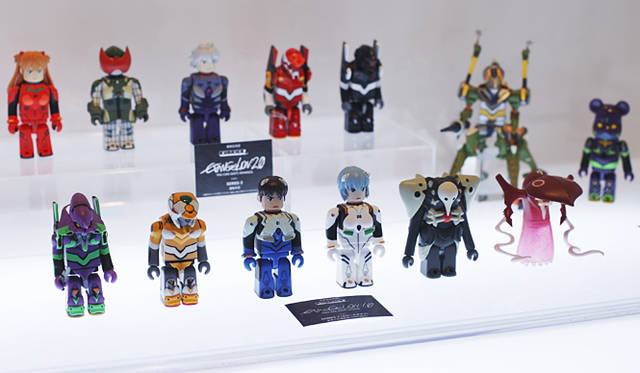 前｜KUBRICK EVANGELION シリーズ1<br>後｜KUBRICK EVANGELION シリーズ2