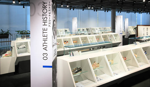 「アシックススポーツミュージアム」2階ヒストリーフィールド内アスリートヒストリー